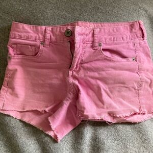 Low-rise pink corduroy shirt. Excellent condition!!